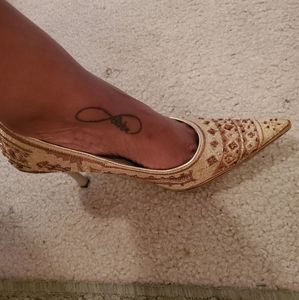 Nine west embellishment pumps